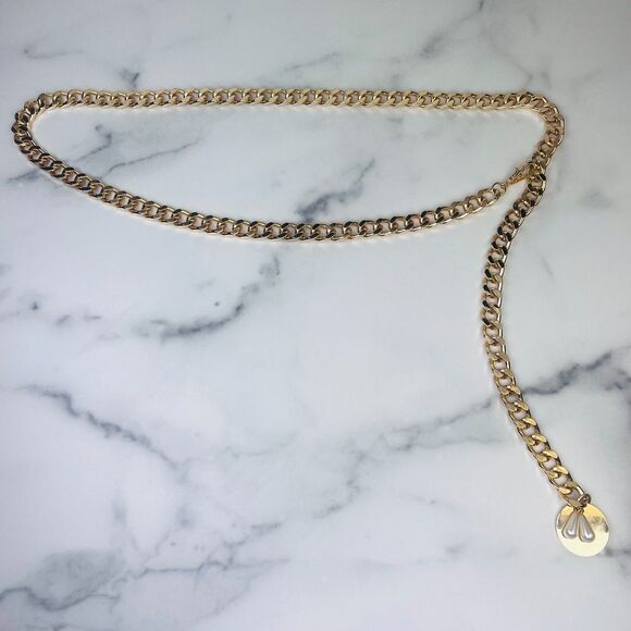 REVOLVE Lovestrength Everywhere Chain Belt in Gold Metal Disc Faux Pearl Pendant - Picture 2 of 4